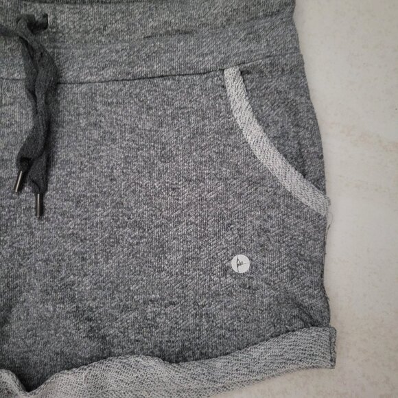 Shorts - Picture 3 of 3